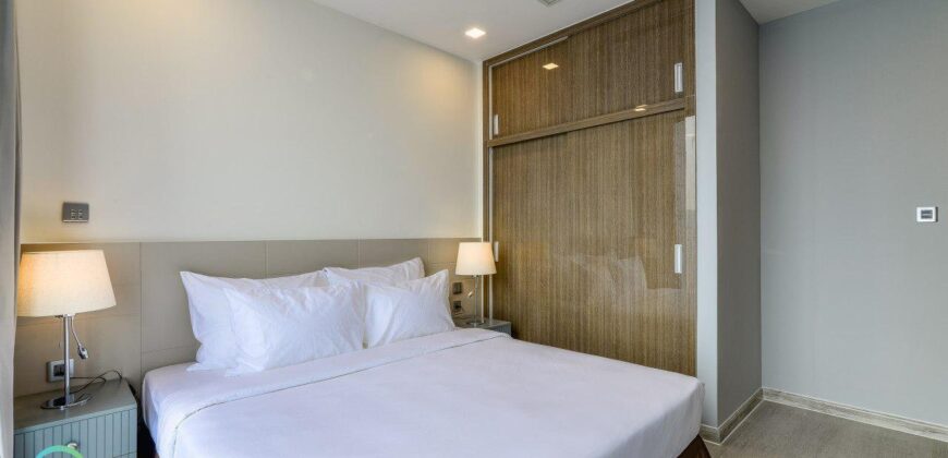 Bán căn hộ CC Vinhomes Golden River Ba Son, 53 tỷ, 160 m2, giá siêu hời