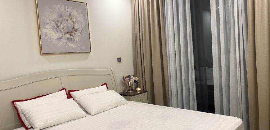 Đang trống sẵn cần cho thuê căn hộ 3PN Vinhomes Golden River. View Sông Bitexco Q1.