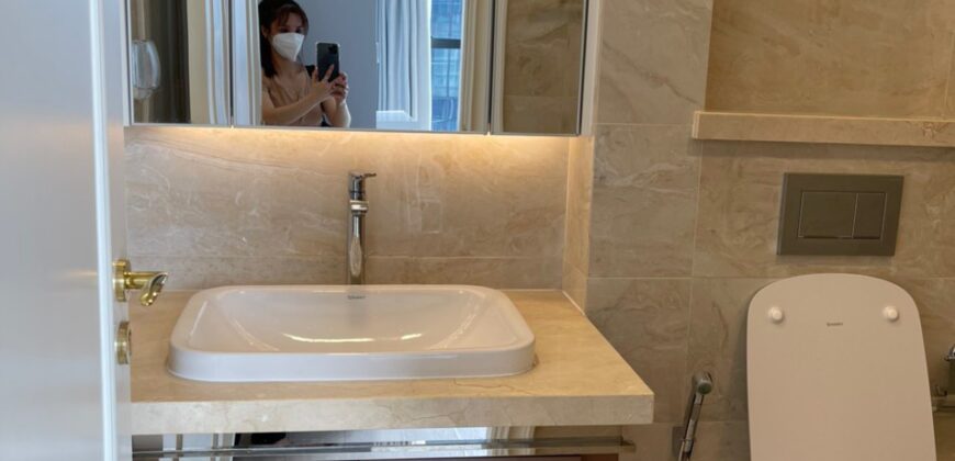 Cho thuê gấp căn hộ Vinhomes Golden River Bason 2 PN 86m2, nội thất cao cấp