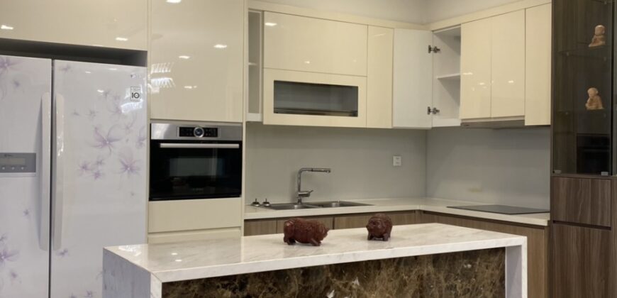 Chuyên cho thuê căn Vinhomes Golden River – Ba Son Quận 1 – Hỗ trợ khách bằng tiếng Anh, tiếng Nhật