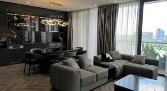 Bán căn hộ chung cư Vinhomes Golden River Ba Son, 10,3 tỷ, 70m2, Bến Nghé, Q1, HCM giá siêu hời